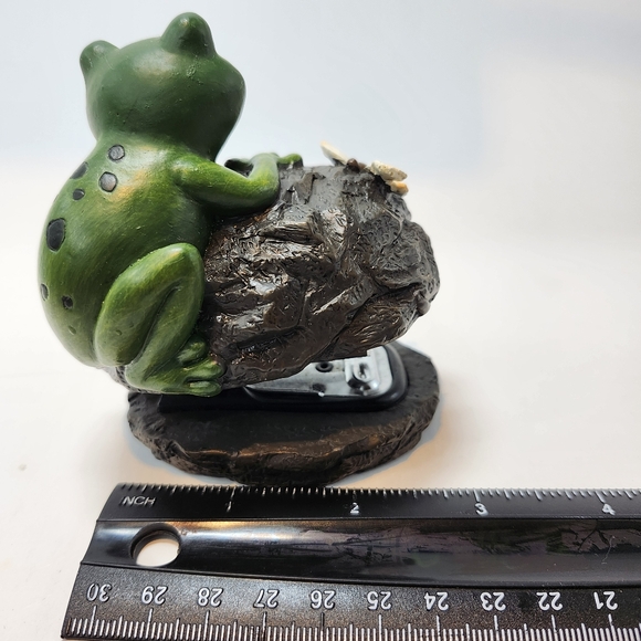 Vintage Rare FIGI  Whimsical Small Stapler Frog Perched On A Rock By Dragonfly - Picture 4 of 6